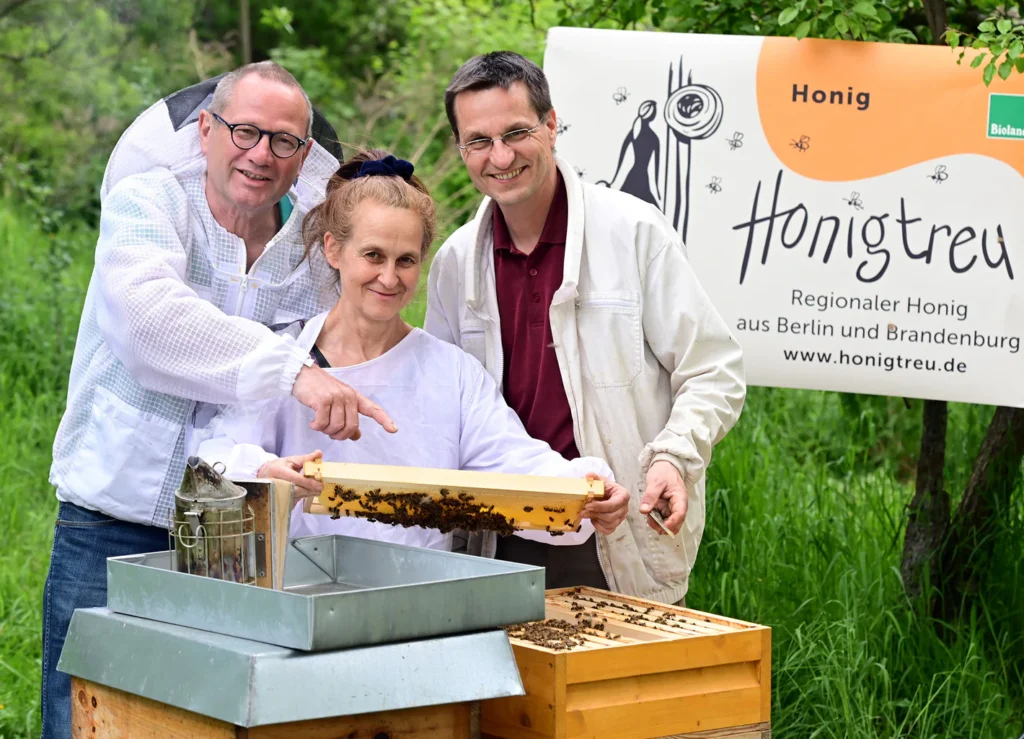 Gründungsmitglieder von Honigtreu: Jörg Weigelt, Gesine Conrad, Christian Grune